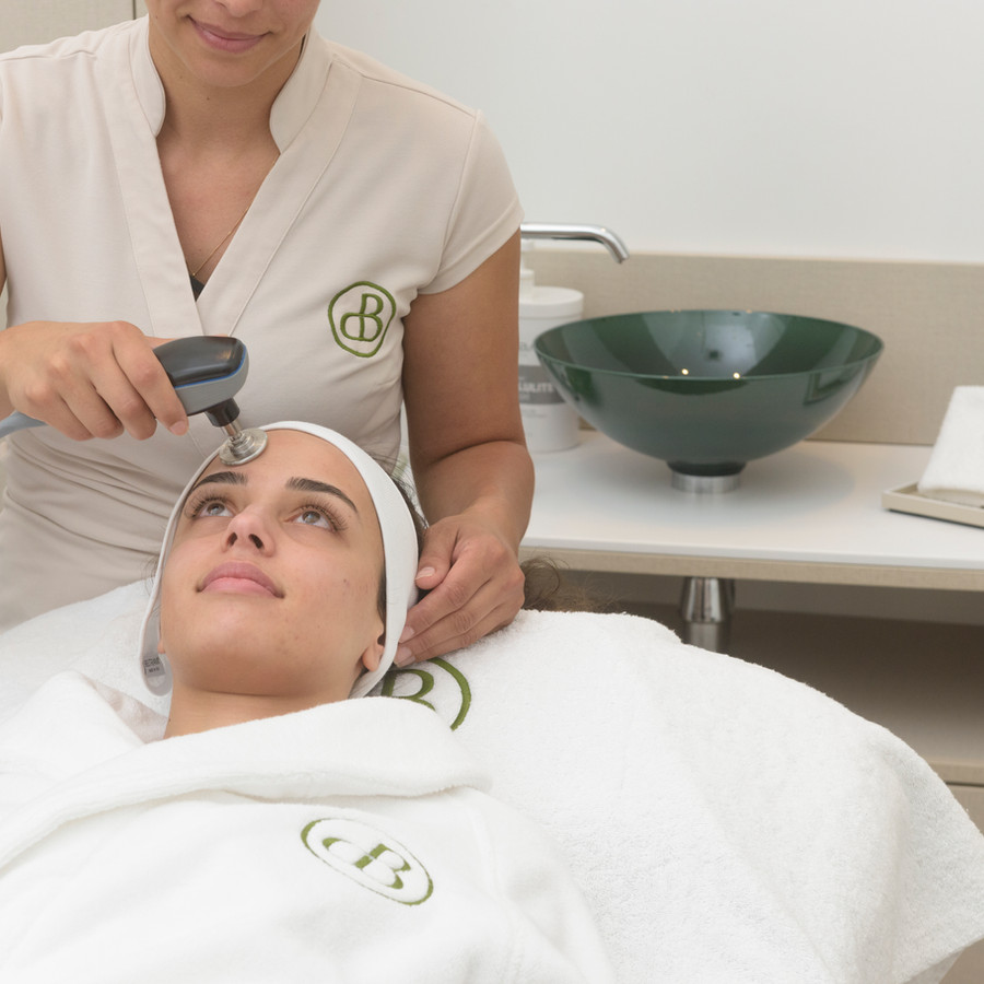 Rajeunissement du visage INDIBA®
