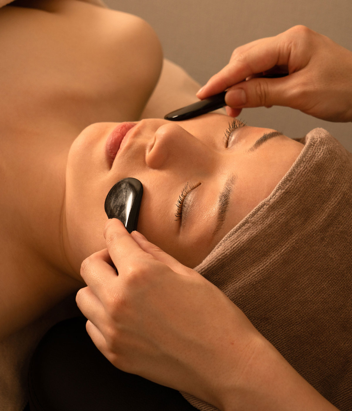 Gua sha et gestes drainants